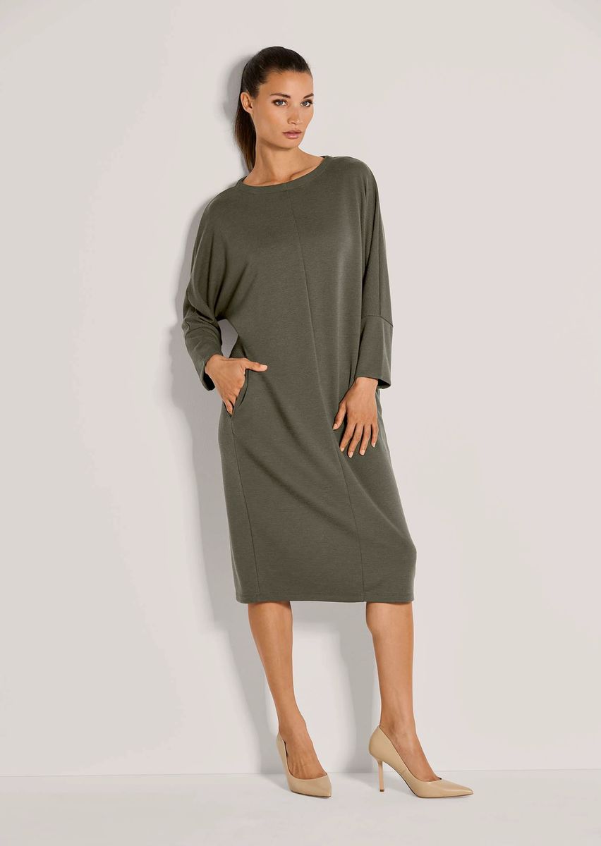 Jerseykleid mit Fledermausärmeln und Rippenstruktur