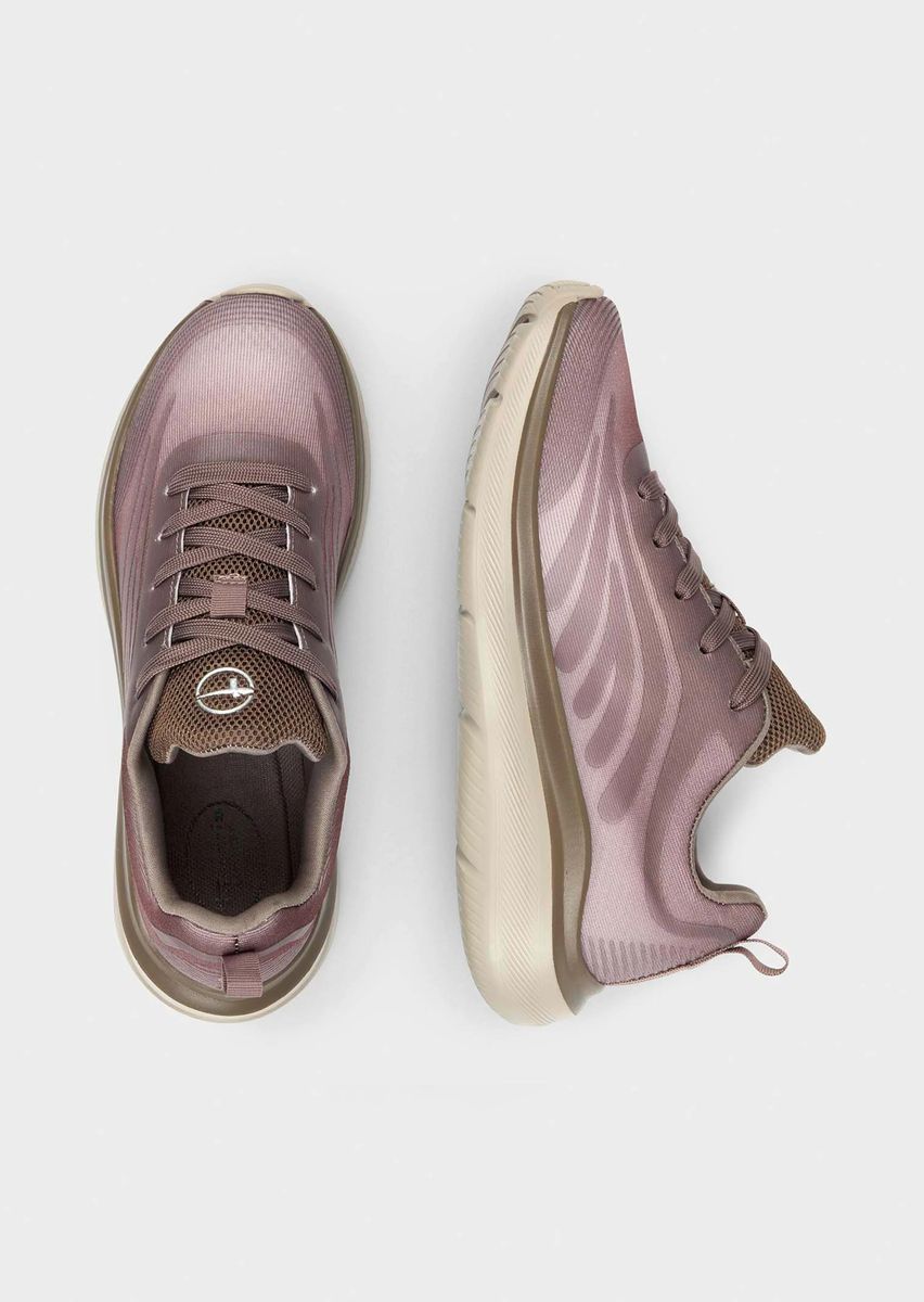 Federleichter atmungsaktiver Mesh-Sneaker