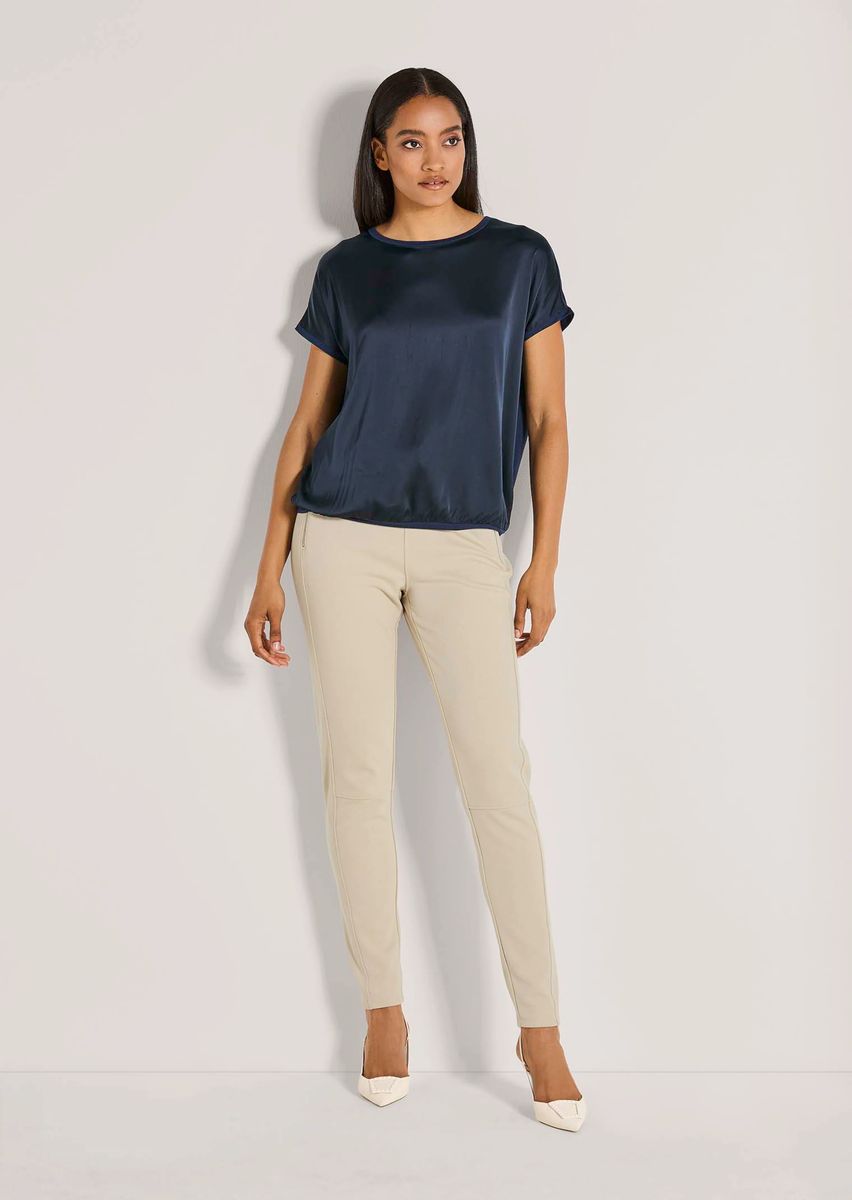 Elegantes Satin-Shirt im Materialmix