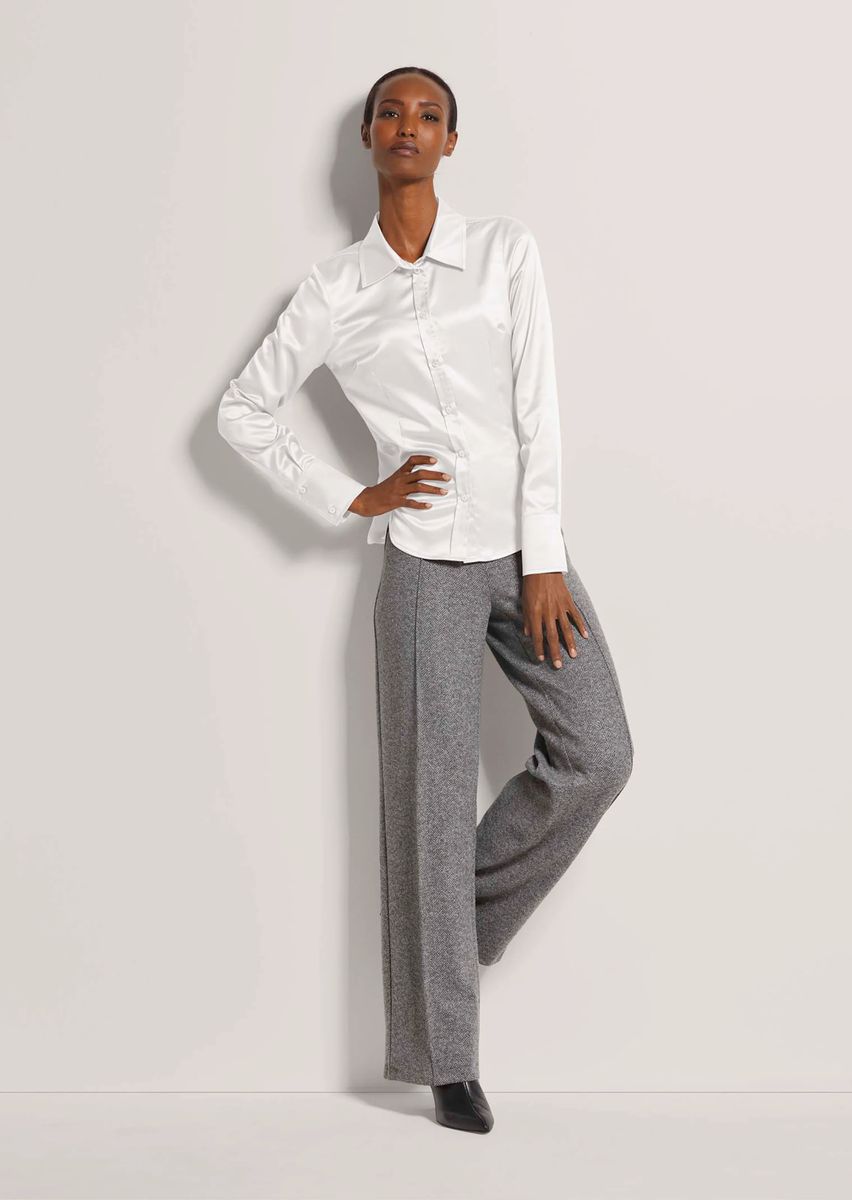 Klassische taillierte Stretch-Bluse