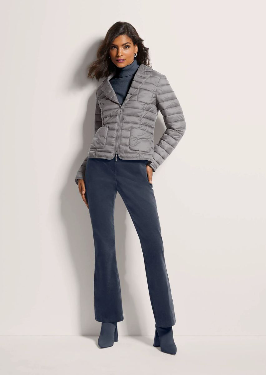 Taillierte Steppjacke mit Reverskragen