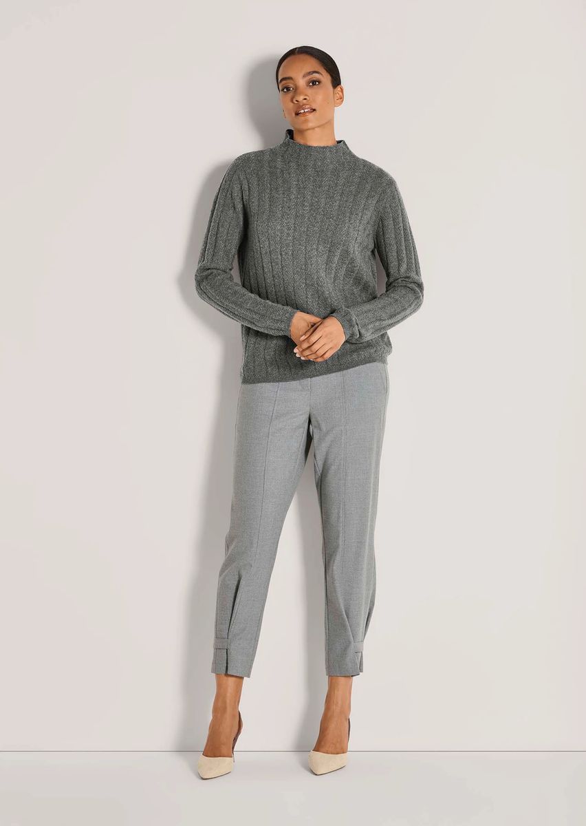 Kaschmir-Pullover mit Stehkragen und Rippenstruktur