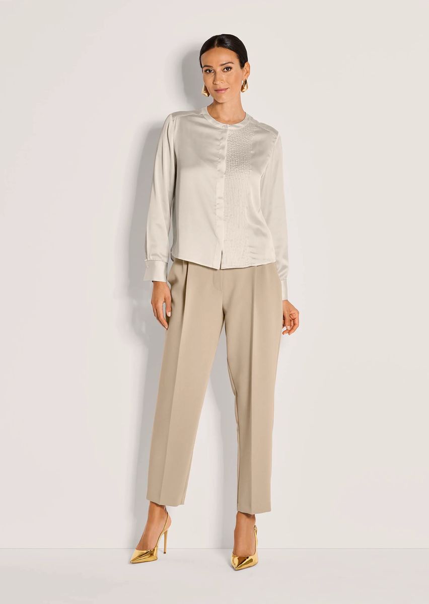 Elegante Satinbluse mit Biesendetails
