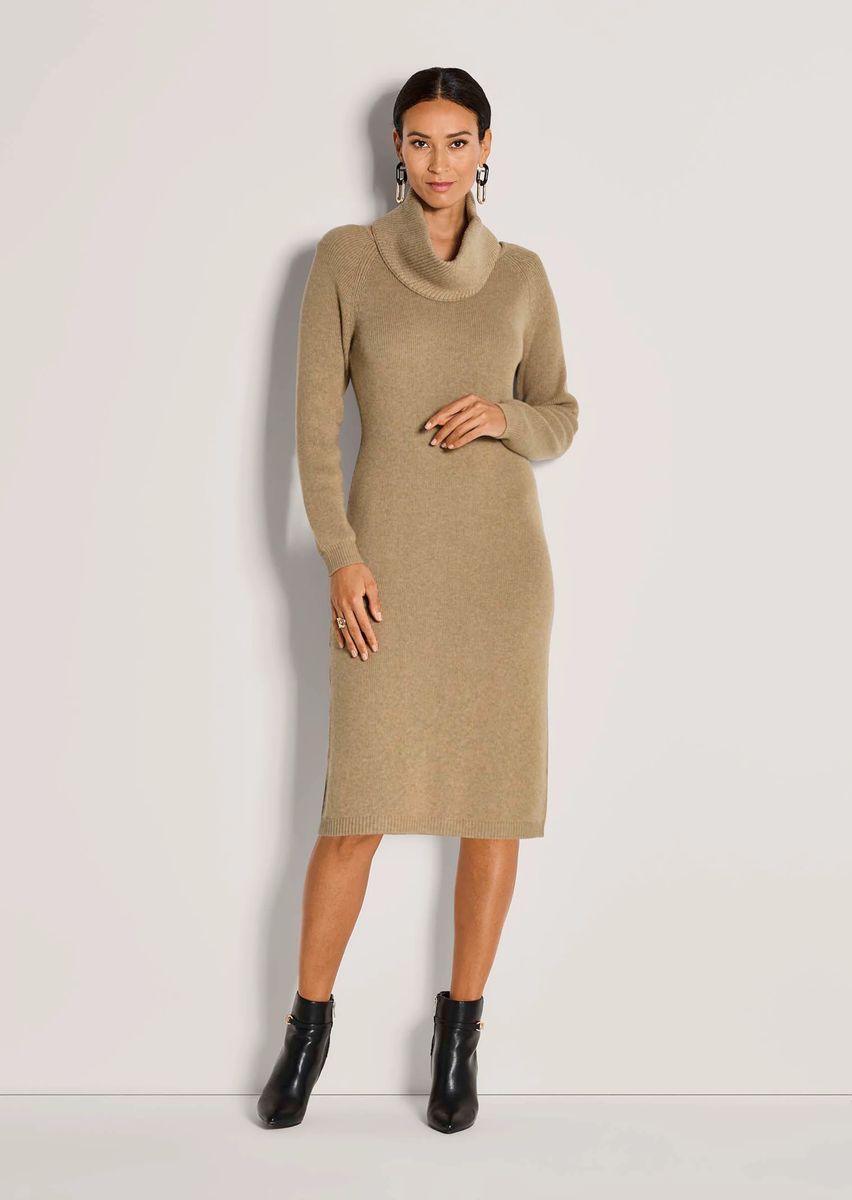 Elegantes Strick-Midikleid mit abnehmbarem Kragen