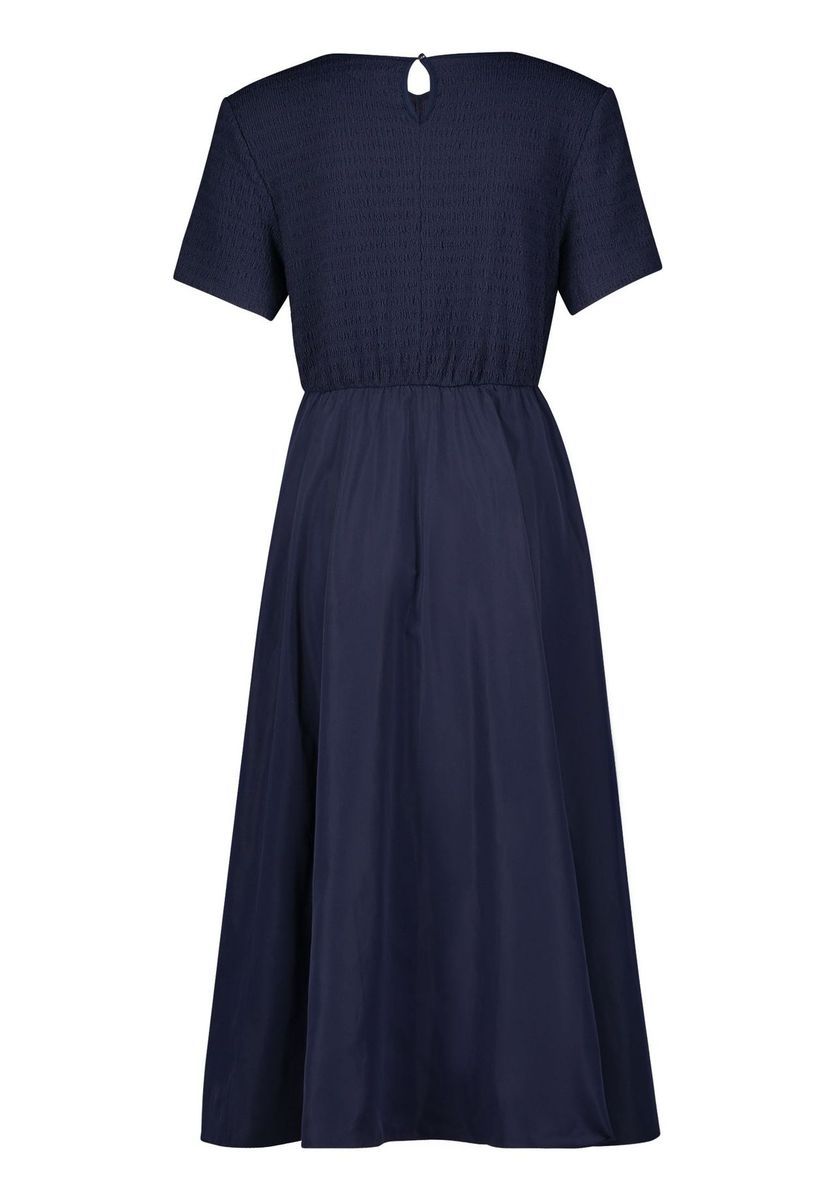 A-Linien-Midikleid mit gesmoktem Oberteil