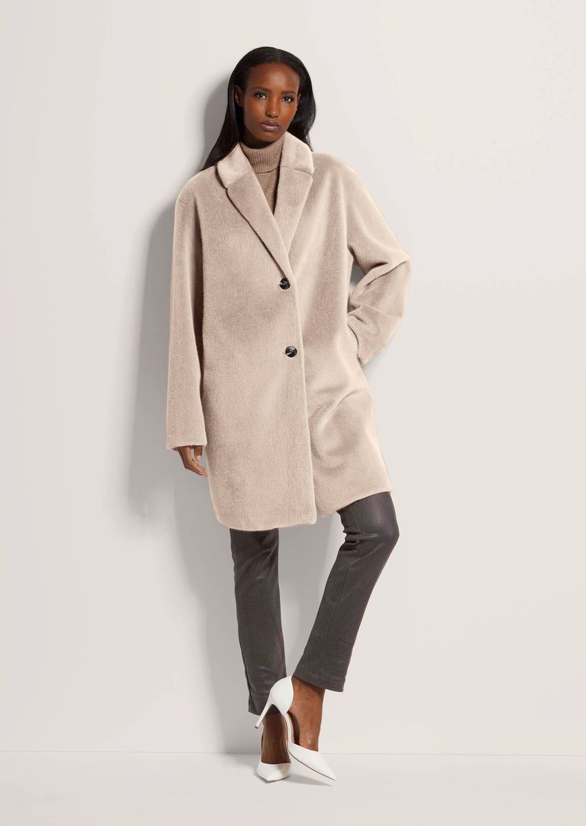 Oversize-Mantel aus weichem Webpelz
