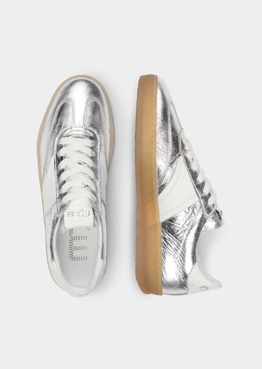 Metallic-Sneaker aus Crinkle-Leder