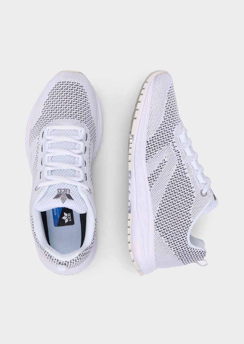 Leichter atmungsaktiver Mesh-Strick-Sneaker
