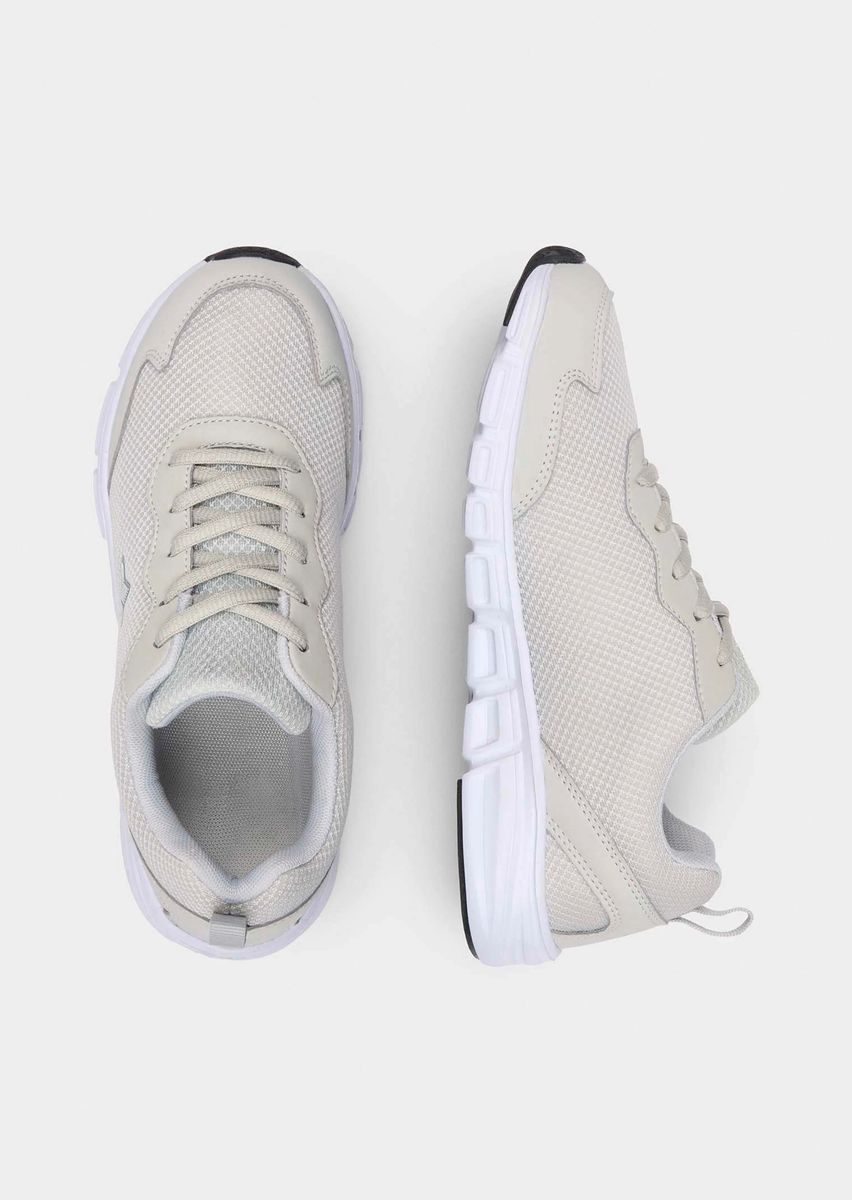 Atmungsaktive Schnürsneaker aus Mesh