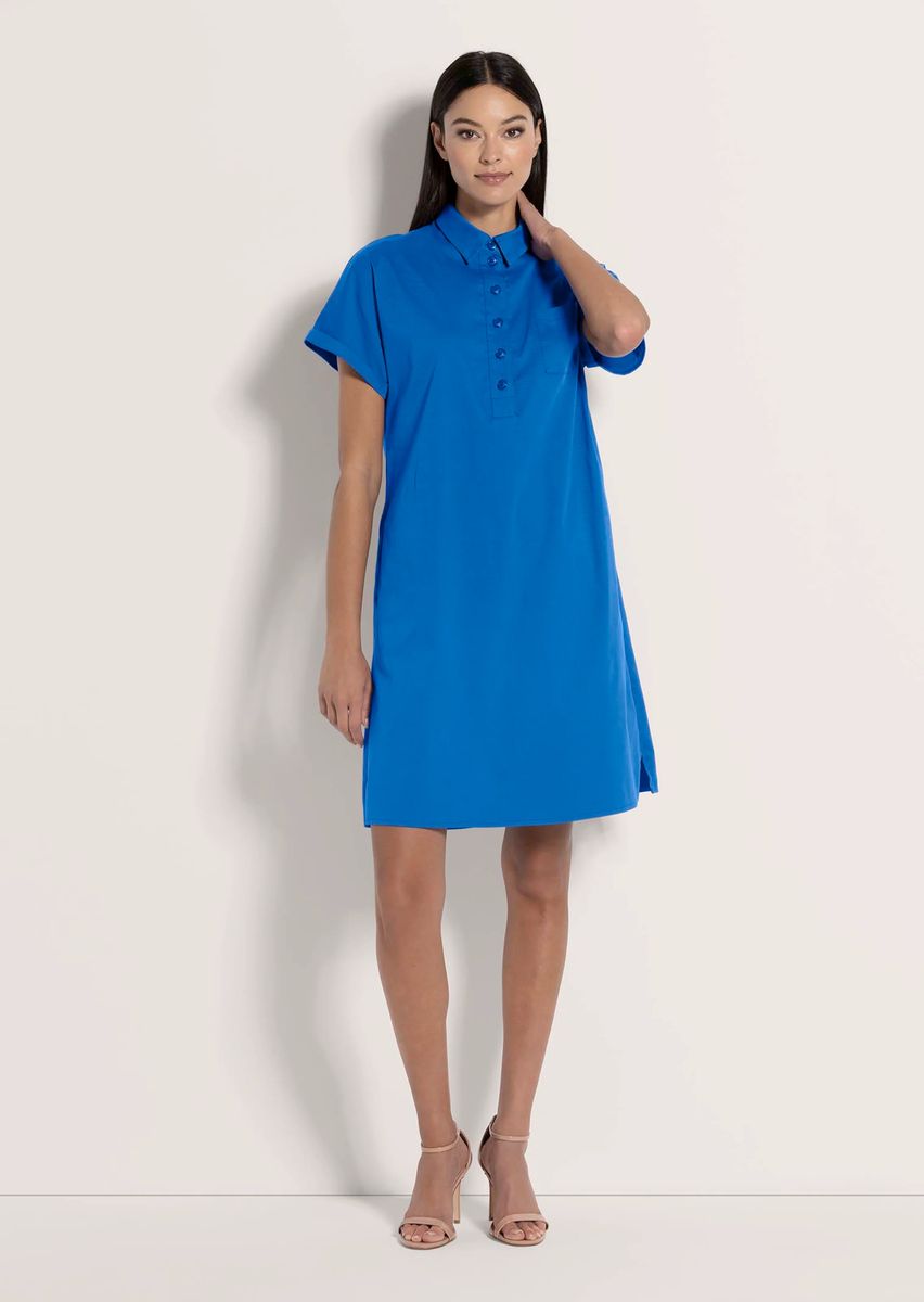 Minimalistisches Polo-Kleid zum Schlüpfen