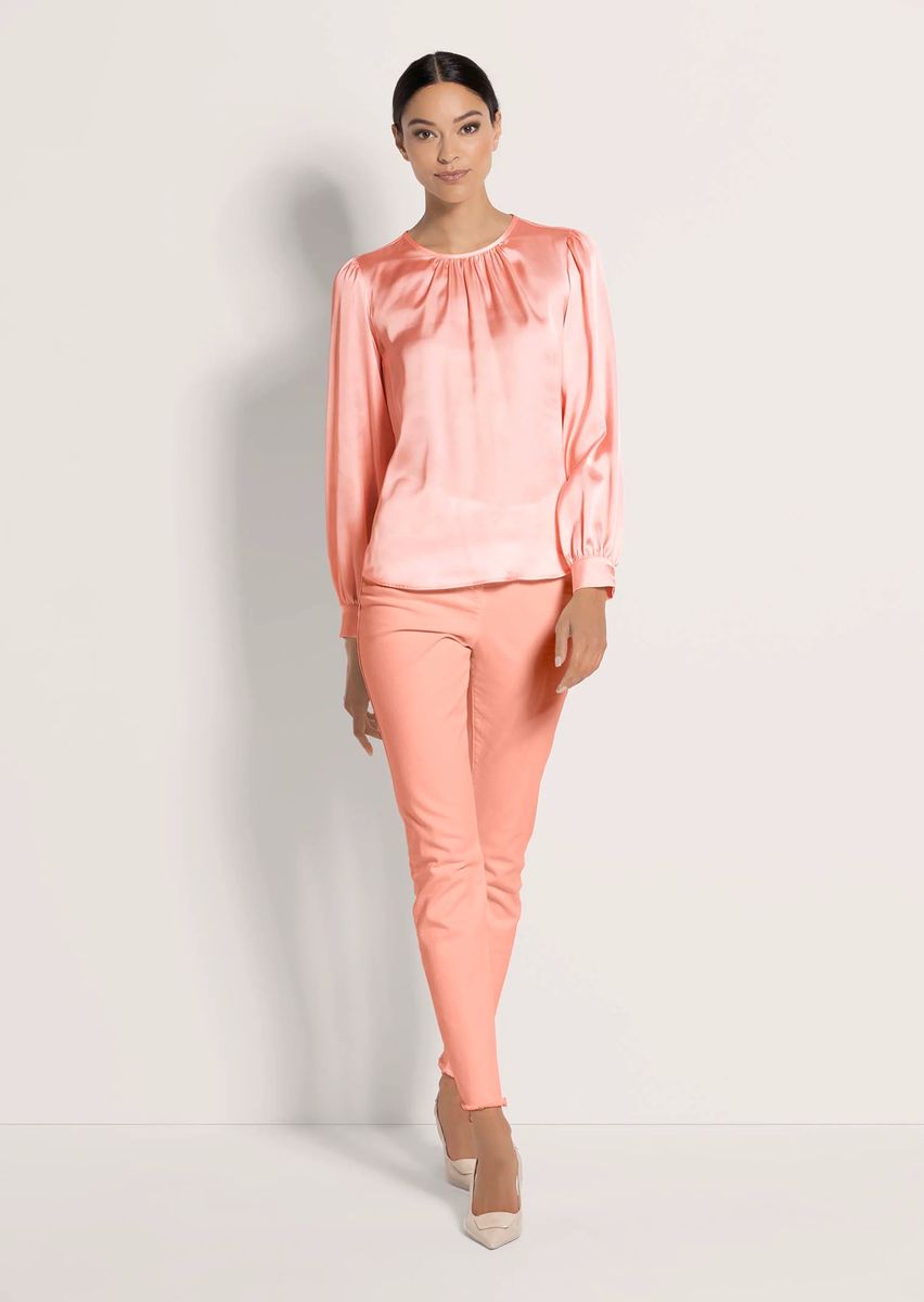 Elegante Satinbluse mit Fältelung