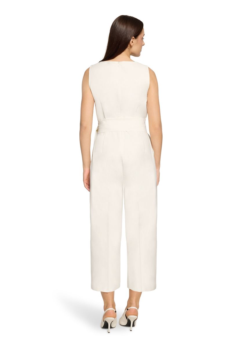 Eleganter Jumpsuit mit Bindegürtel