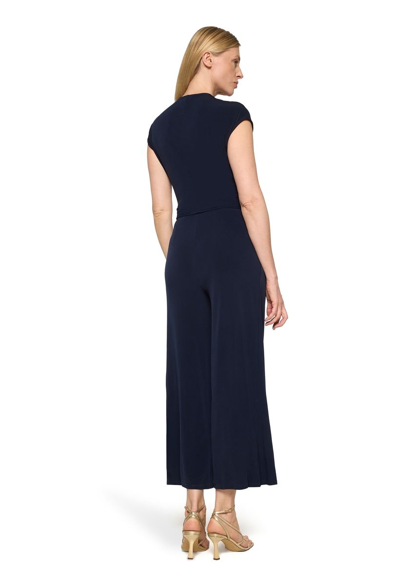 Eleganter Jumpsuit mit Wickeloberteil und weitem Bein