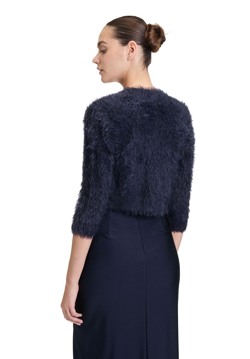 Flauschiger Strickbolero mit Fransenstruktur