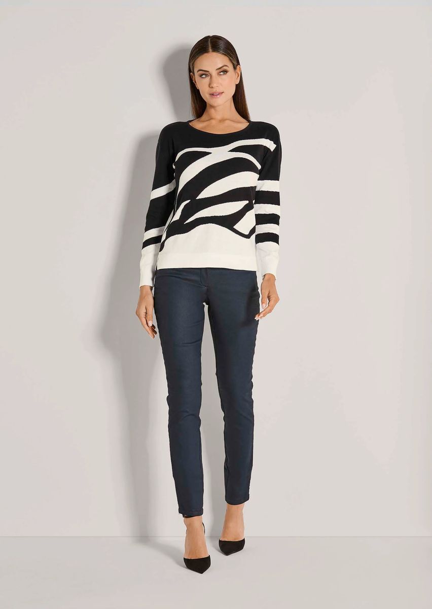 Pullover mit grafischem Intarsienmuster