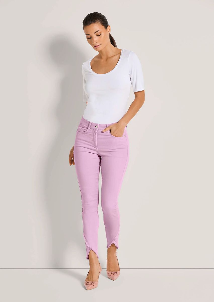 Schmales Stretch-Denim mit Fransensaum