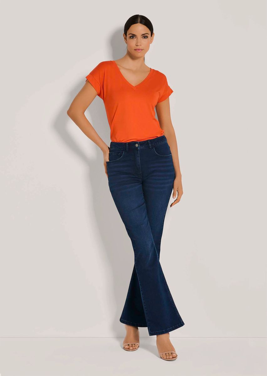 Leicht ausgestellte Five-Pocket-Jeans