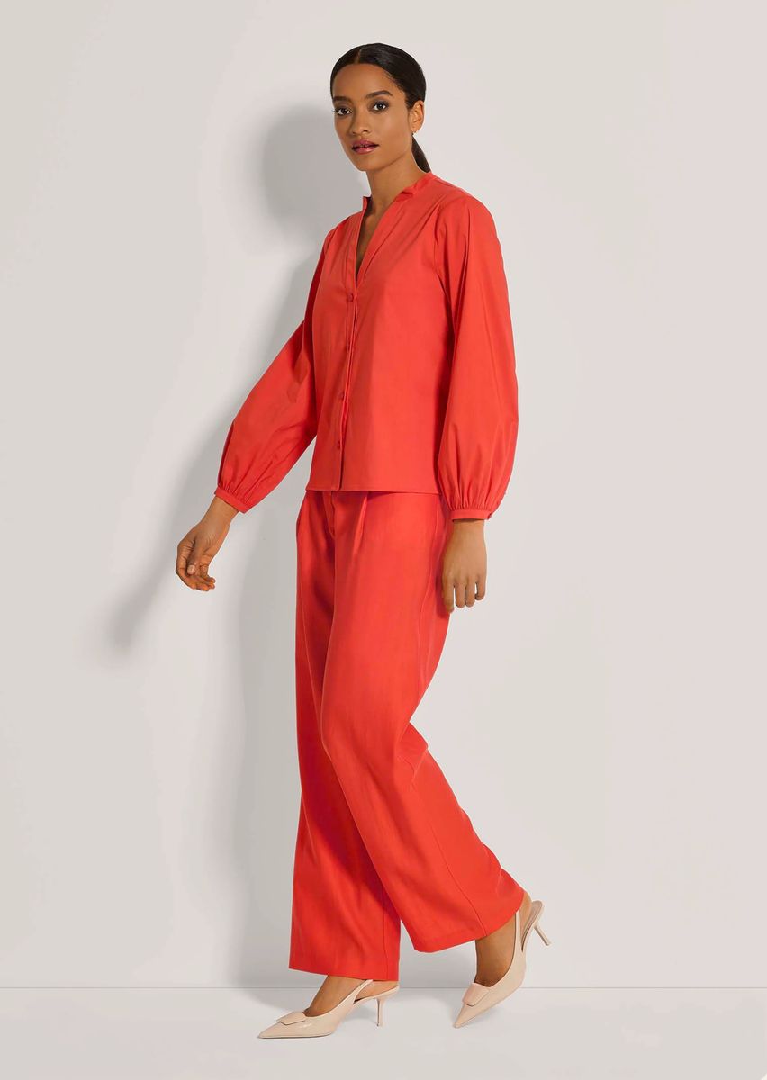 Minimalistische Bluse mit Puffärmeln