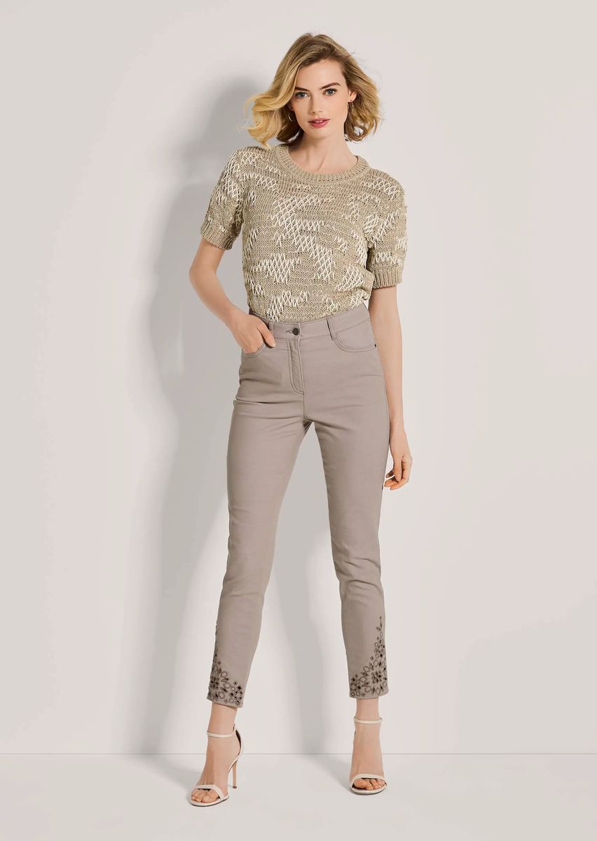 Schmale Five-Pocket-Hose mit Stickerei