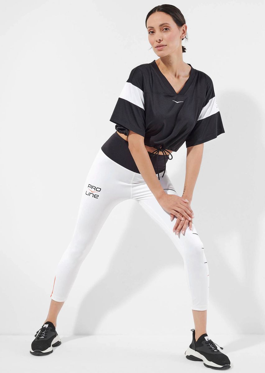 Locker geschnittenes Crop-Sportshirt