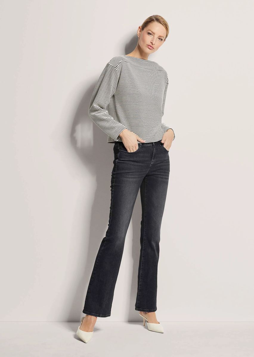Gestreiftes Sweatshirt mit U-Boot-Ausschnitt