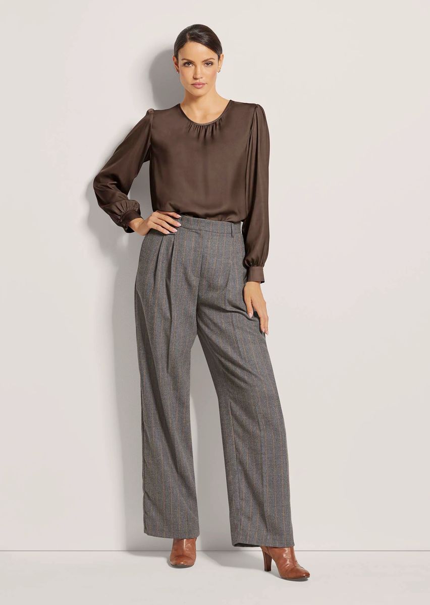 Elegante Bundfaltenhose mit Nadelstreifen
