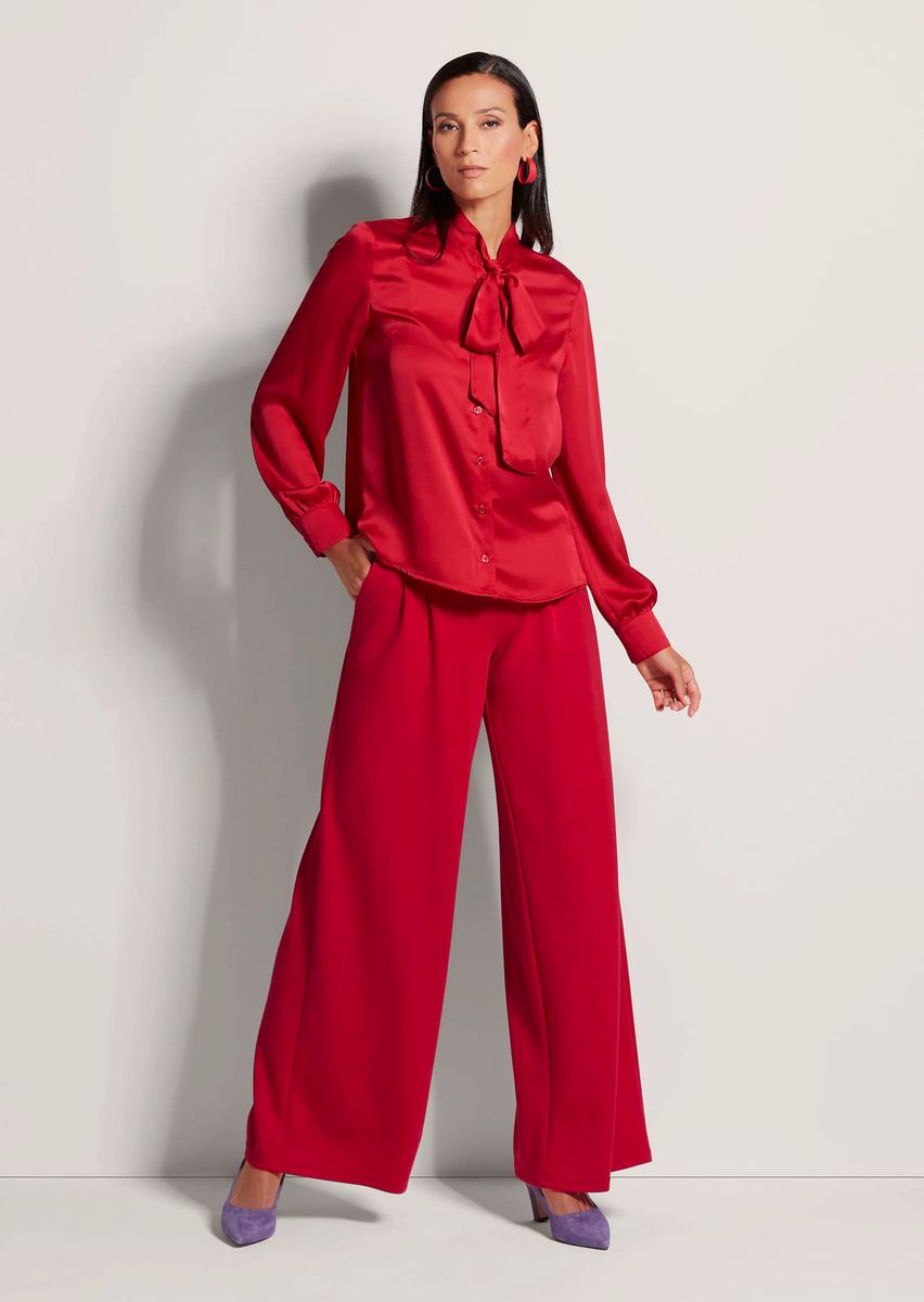 Elegante Satinbluse mit Schluppe