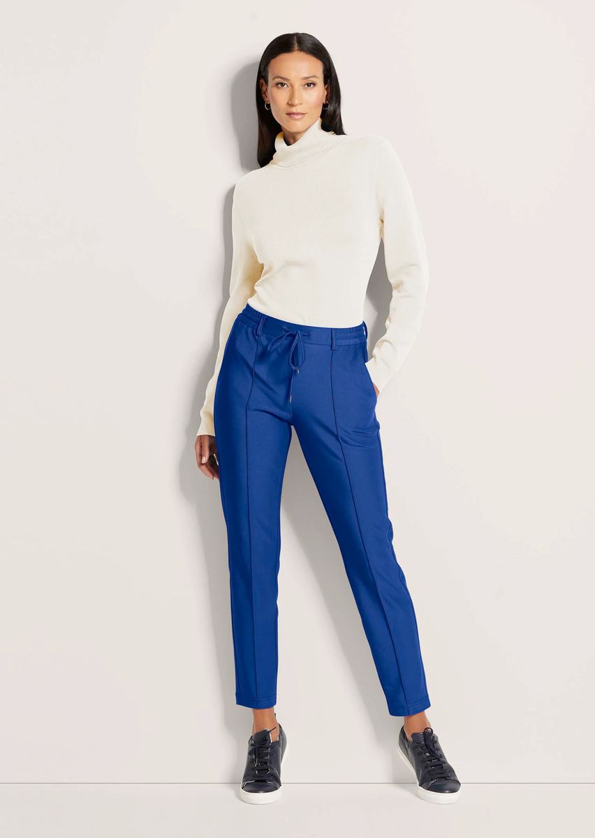 Schmal geschnittene Stretch-Hose mit Tunnelzug