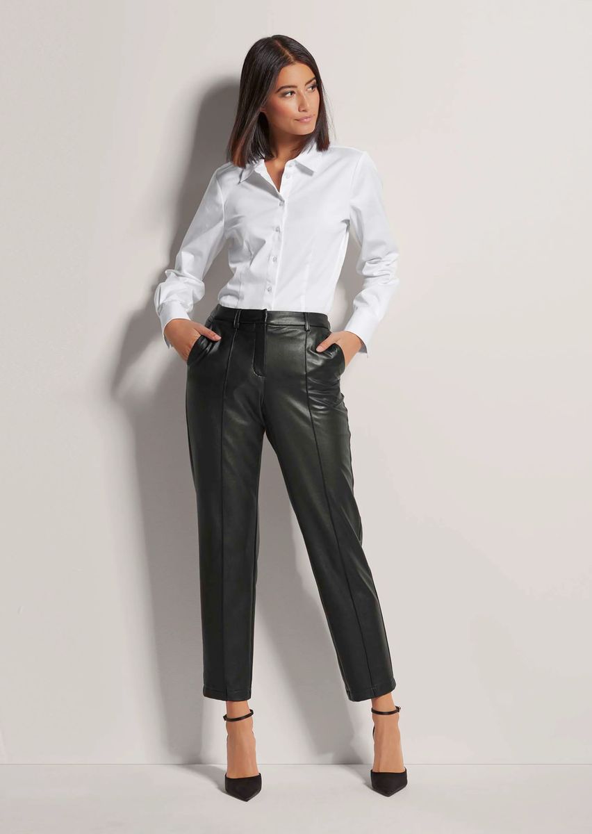 High-Waist Kunstlederhose mit Biesen