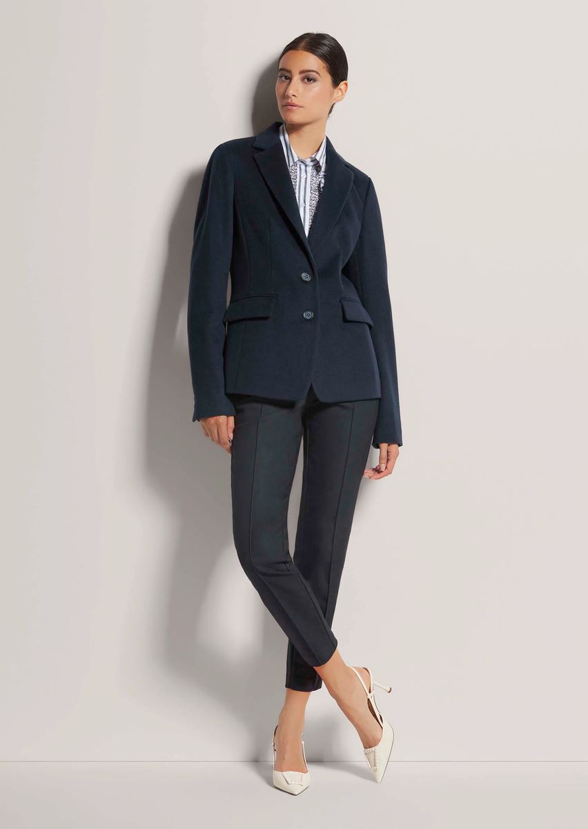 Klassischer Blazer aus reiner Wolle