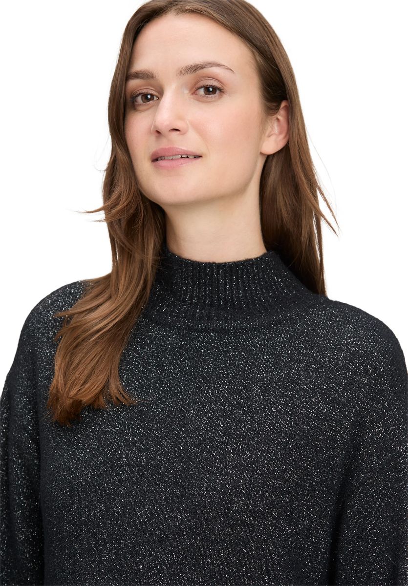 Funkelnder Strickpullover mit Stehkragen