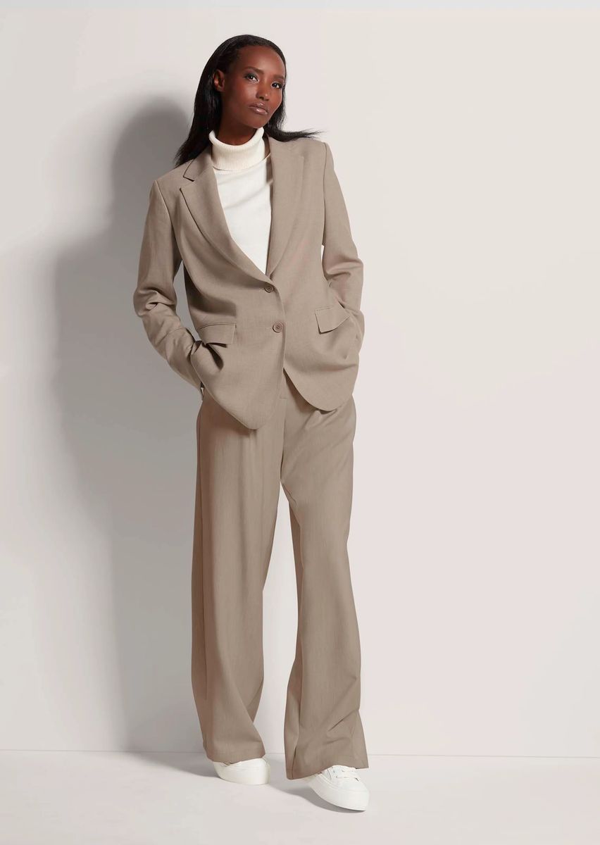 Klassischer einreihiger taillierter Blazer