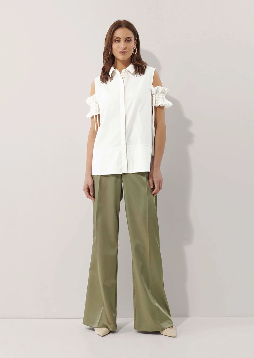 Bluse mit Cut-Outs und Rüschendetails