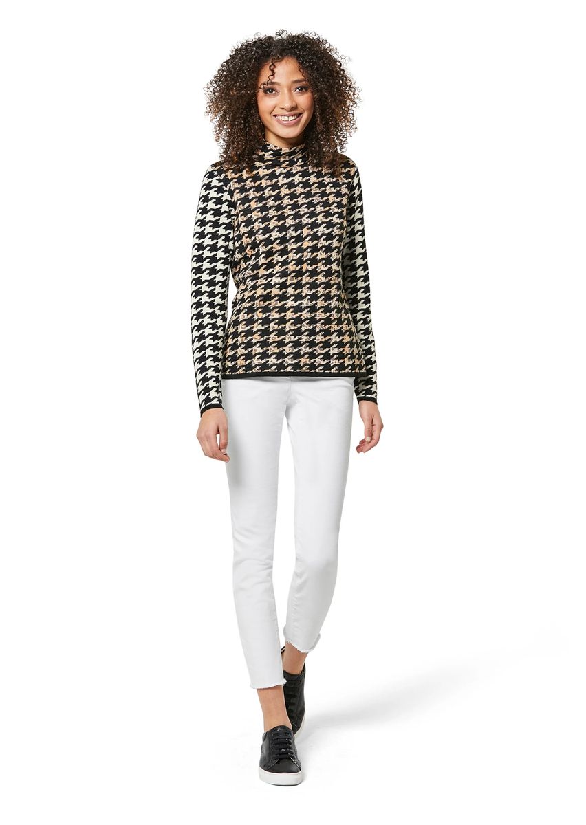 Neu interpretierter Hahnentritt-Strickpullover