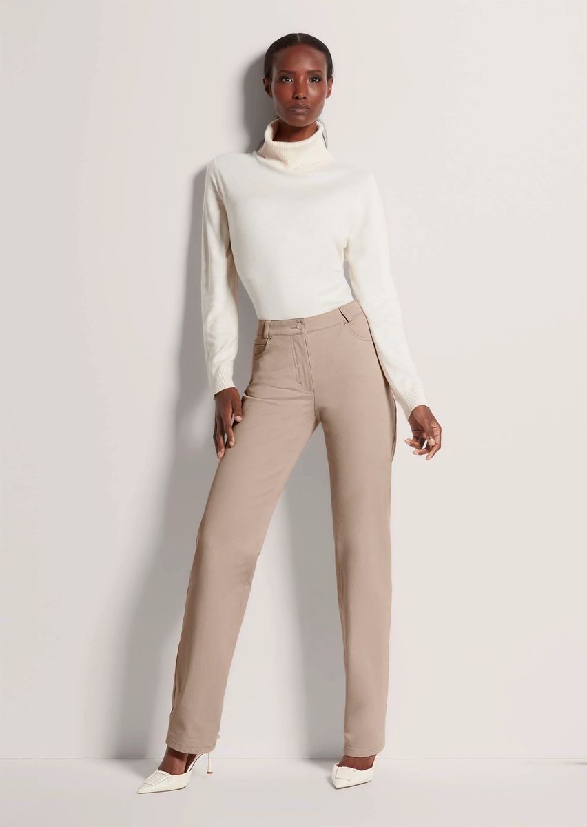 Jeans in gerader Form mit Stretch