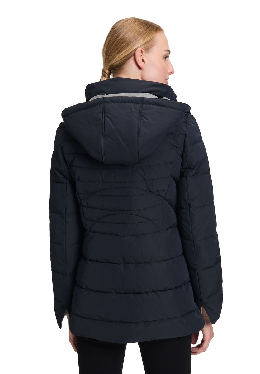 Sportliche Steppjacke mit Kapuze