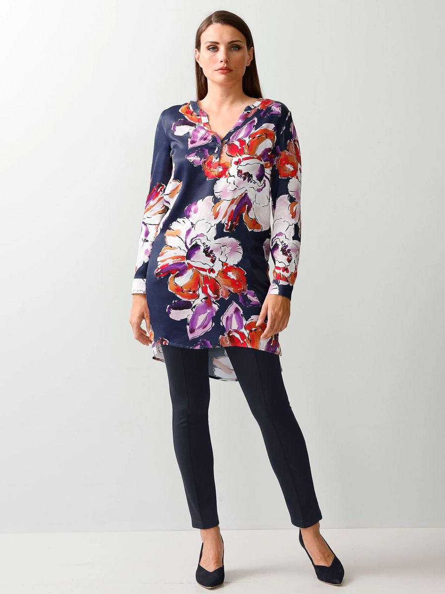 Longbluse mit lebhaftem Blumenmuster