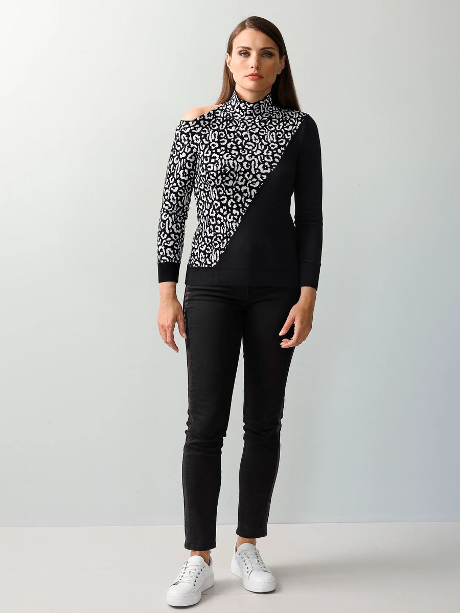 Asymmetrischer Leopard-Pullover mit Cut-out