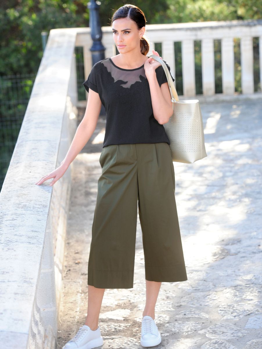 Culotte mit Bundfalten und weitem Bein