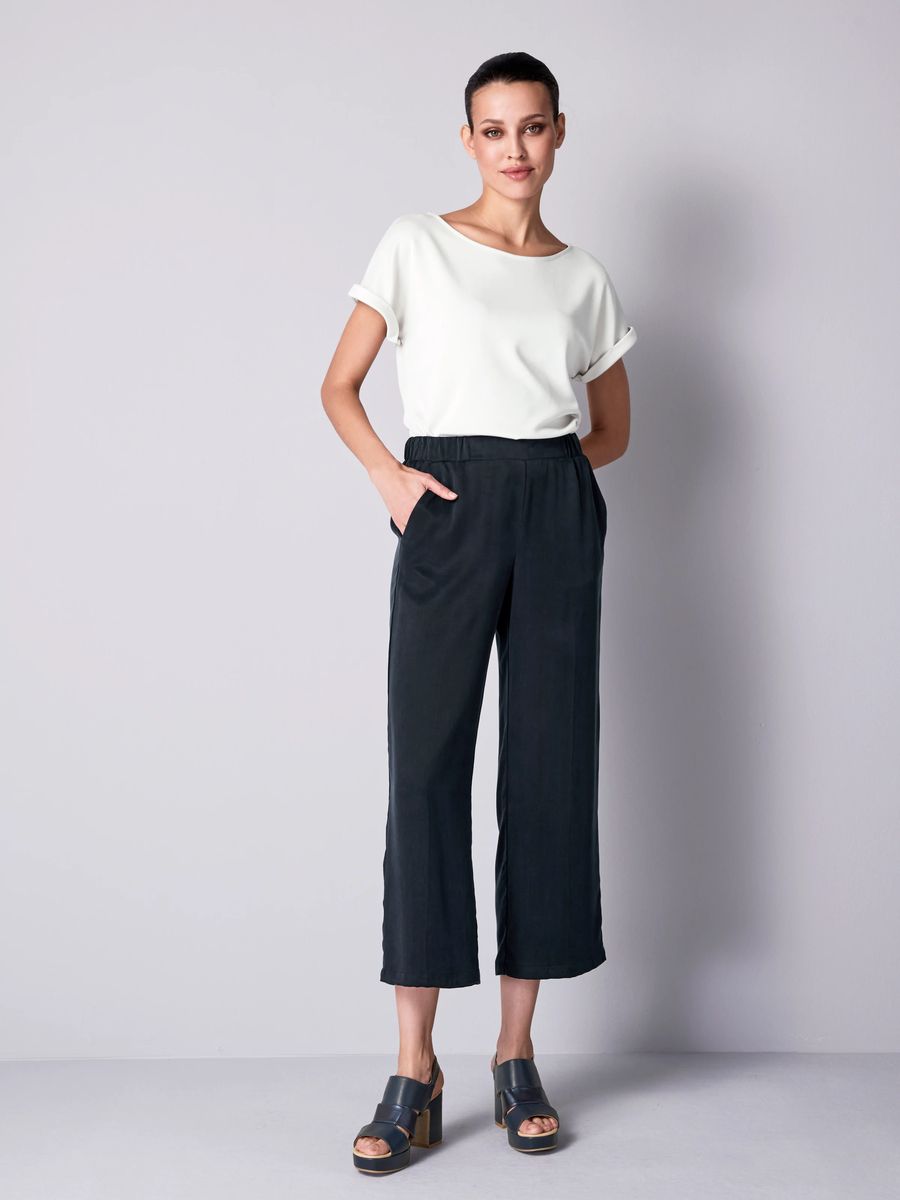 Schlupfhose mit weitem Bein