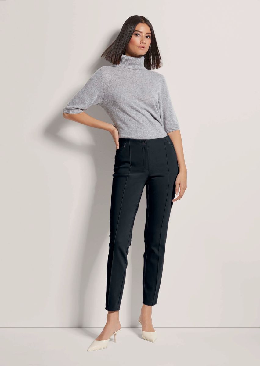 Schlanke Stretch-Hose mit Biesen