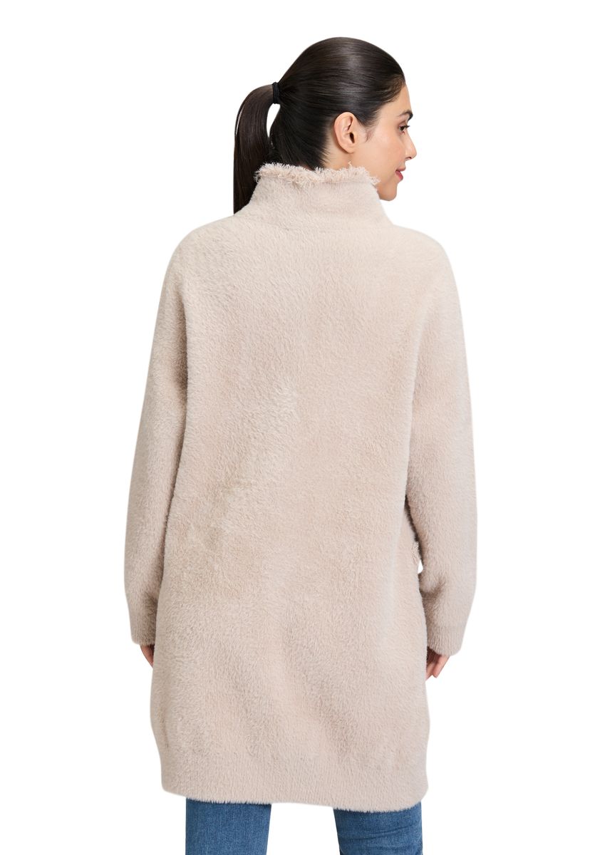 Weicher Strickmantel mit Stehkragen