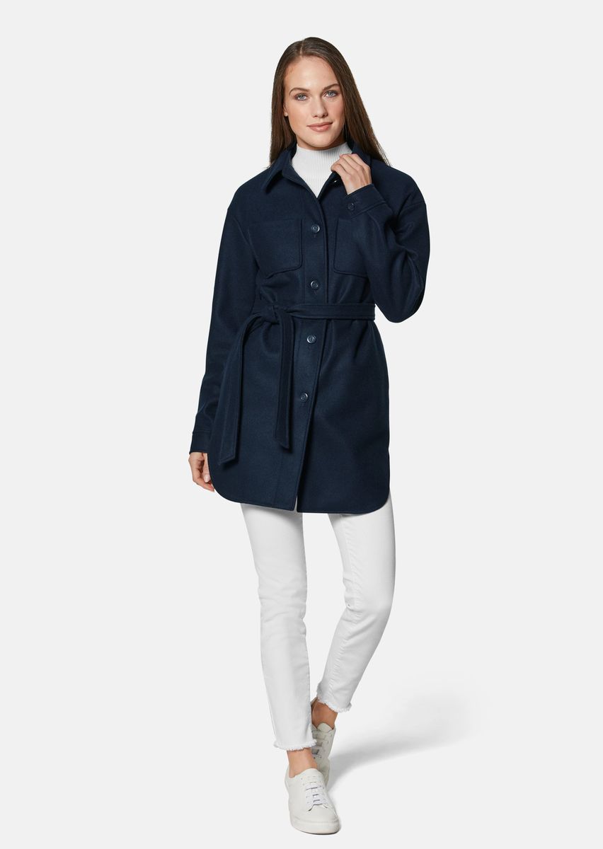 Klassische Hemdjacke mit Bindegürtel