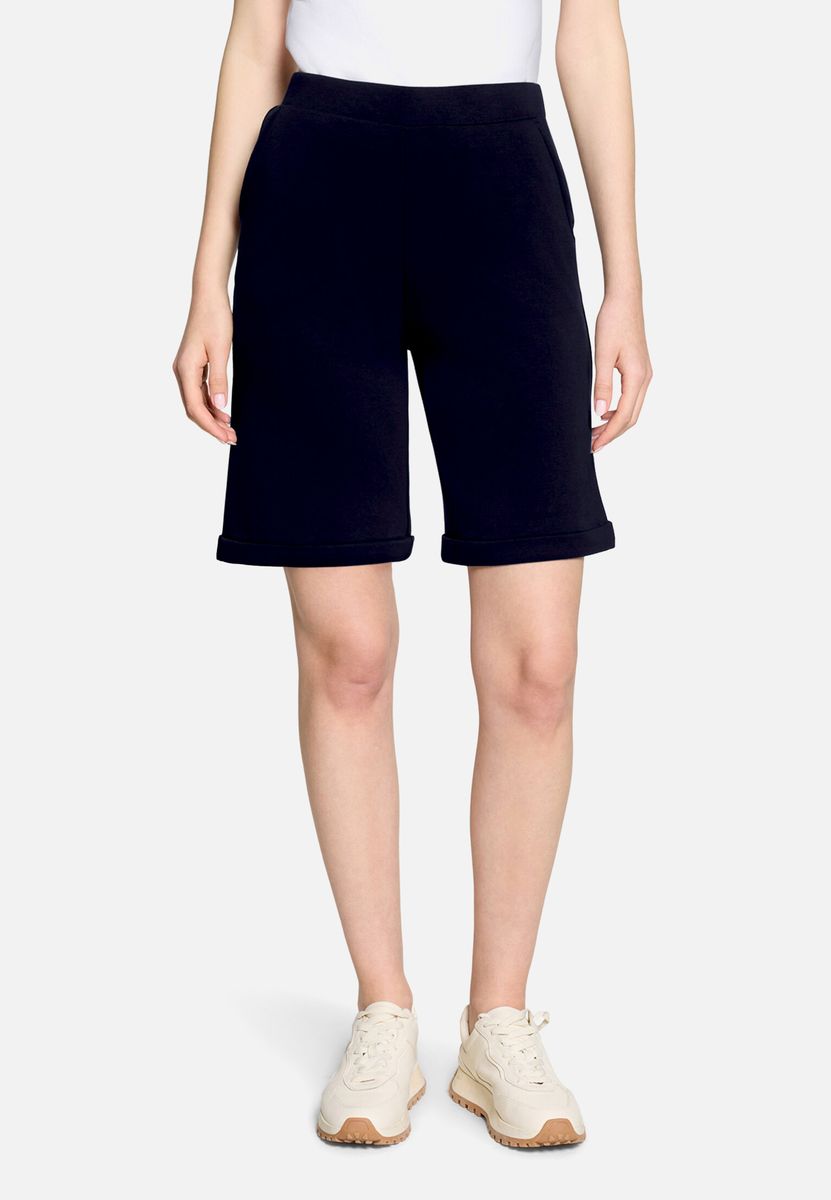 Hochgeschnittene Bermuda-Schlupfhose