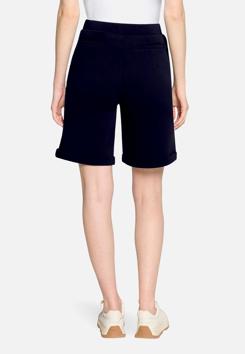 Hochgeschnittene Bermuda-Schlupfhose