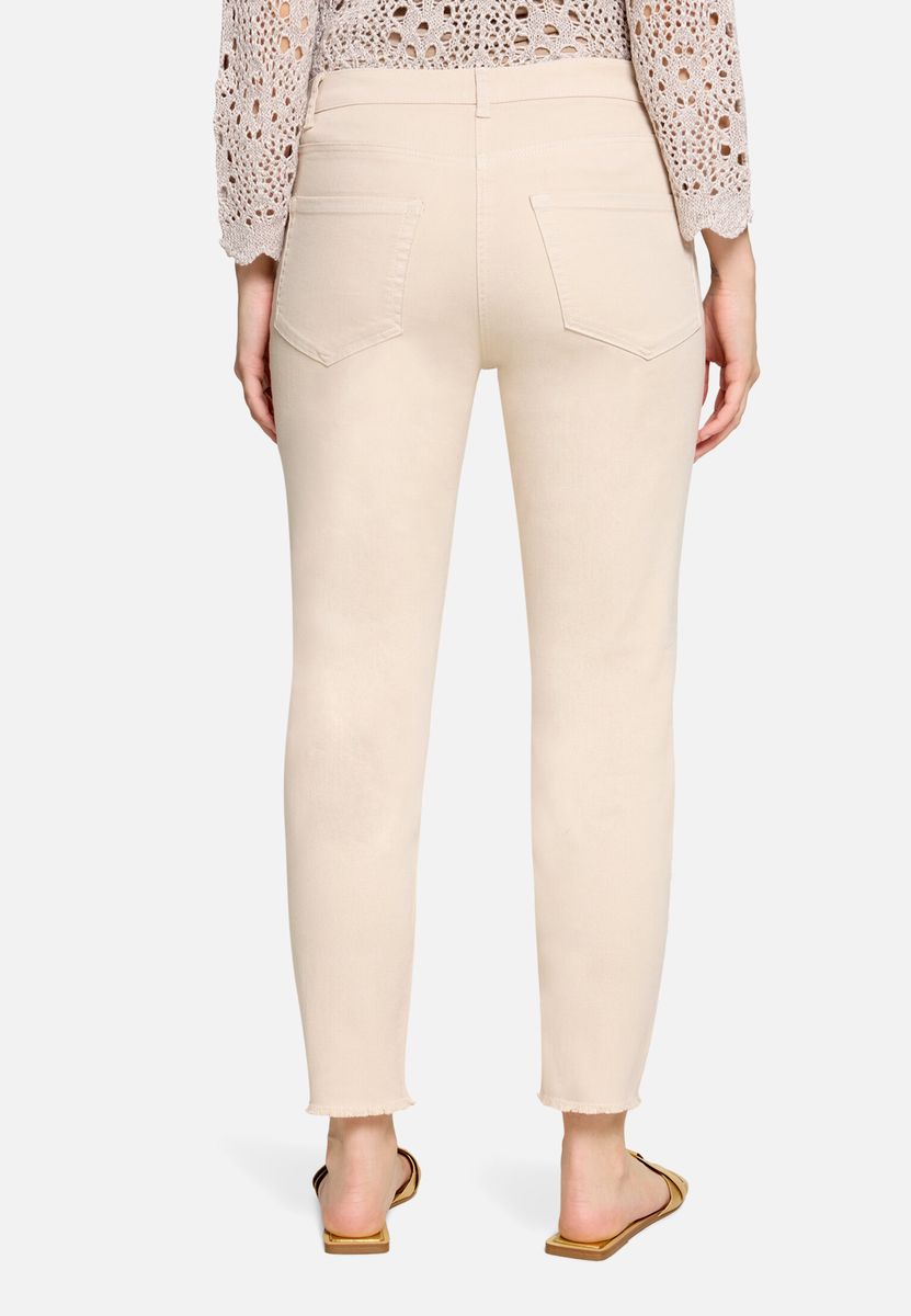 High-Waist Slim-Fit Jeans mit Fransen