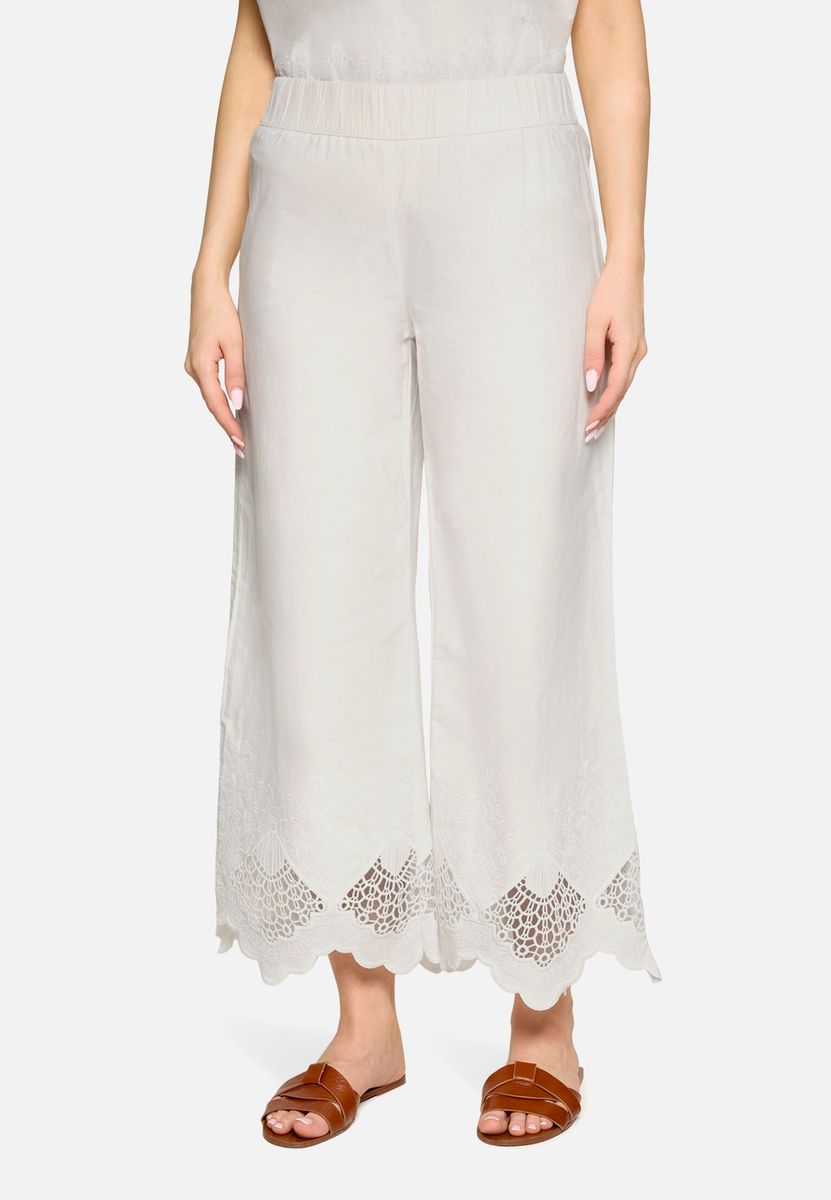 Culotte mit feiner Lochstickerei
