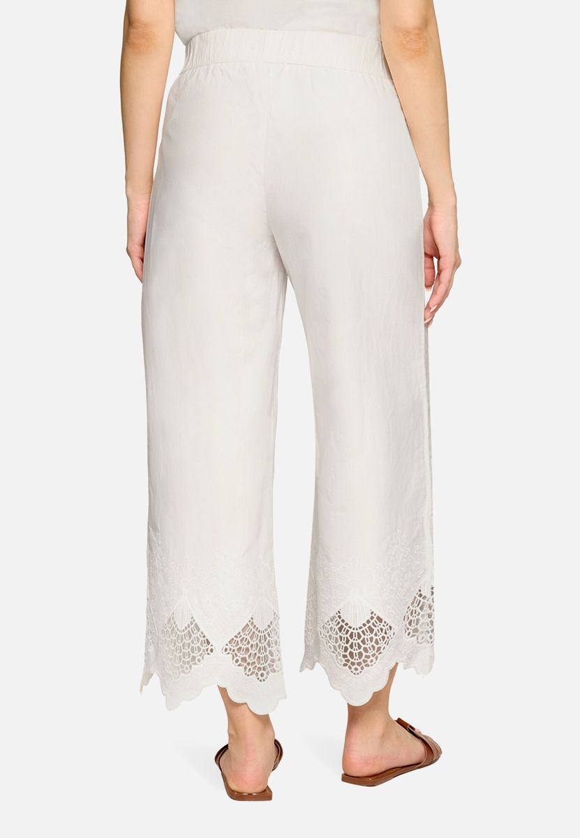 Culotte mit feiner Lochstickerei