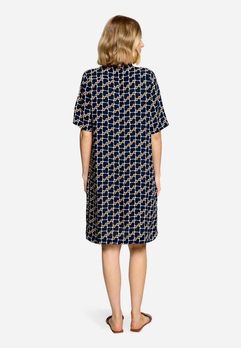 Hemdblusenkleid mit grafischem Muster