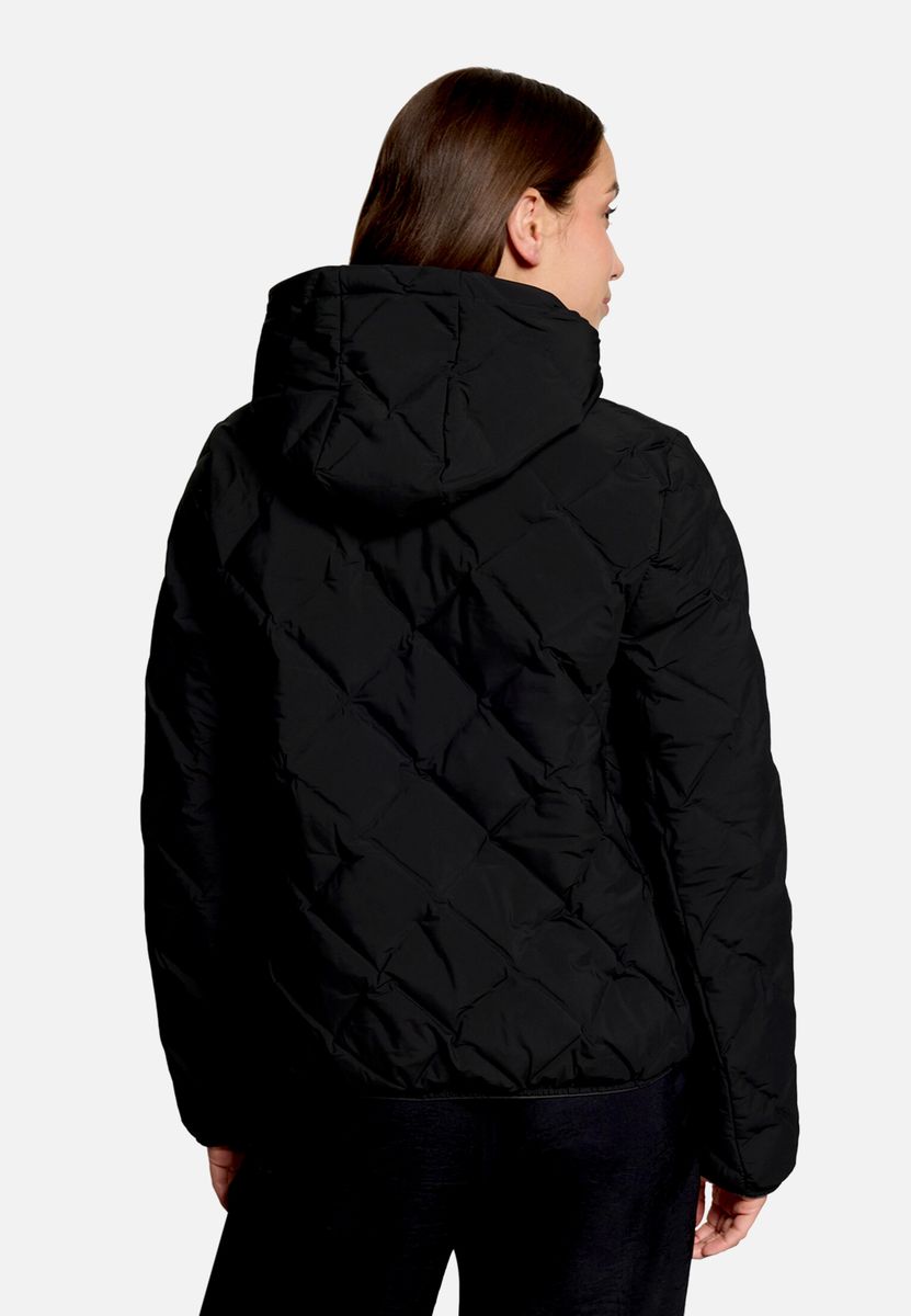 Leichte Steppjacke mit Kapuze